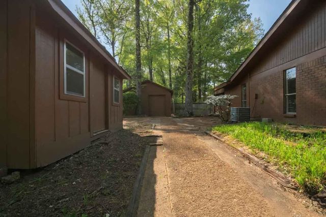 2145 LITTLEMORE DR, Memphis, TN 38016
