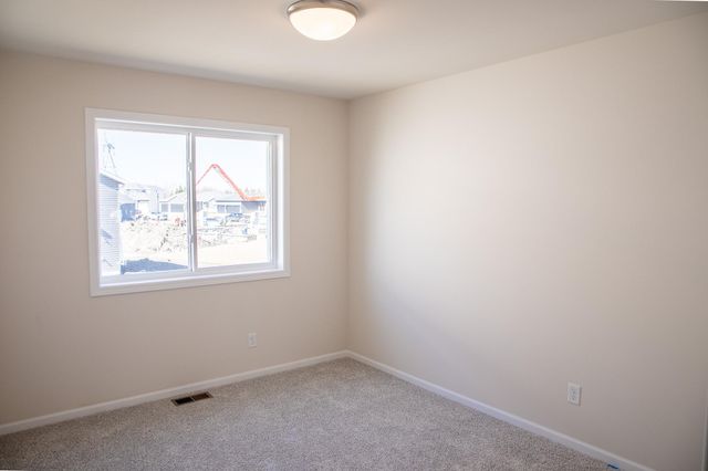 6794 Meadow View Drive S, Fargo, ND 58104