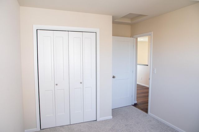 6794 Meadow View Drive S, Fargo, ND 58104