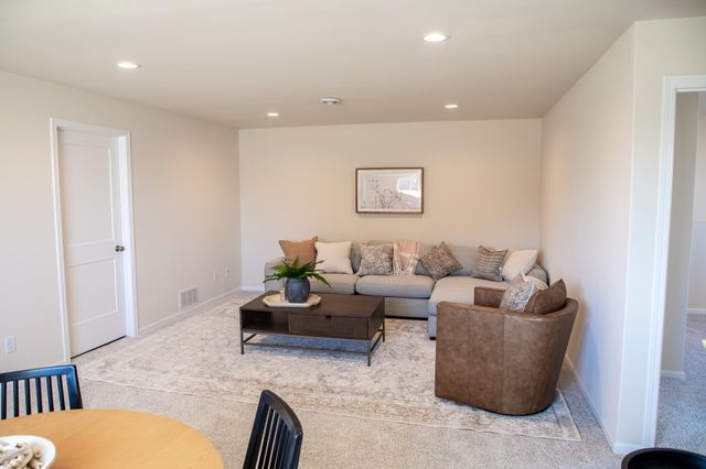 6794 Meadow View Drive S, Fargo, ND 58104