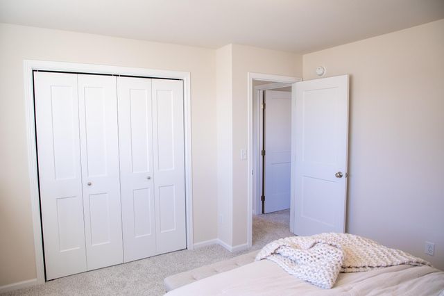 6794 Meadow View Drive S, Fargo, ND 58104