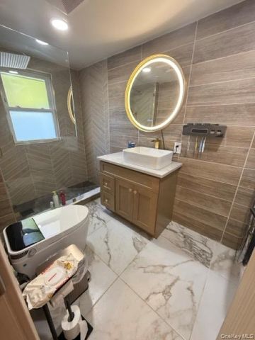 28 Floral Avenue, Bethpage, NY 11714