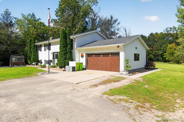 6645 Dunn Road, Oceola Township, MI 48855