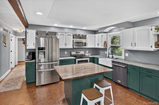 6645 Dunn Road, Oceola Township, MI 48855