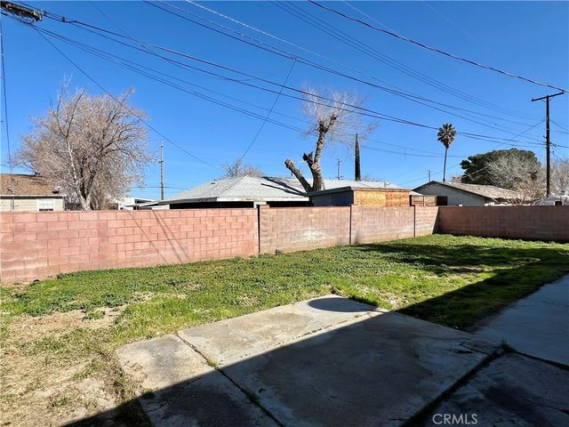 2111 E Avenue Q1, Palmdale, CA 93550