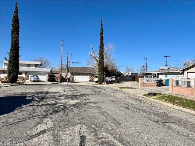 2111 E Avenue Q1, Palmdale, CA 93550