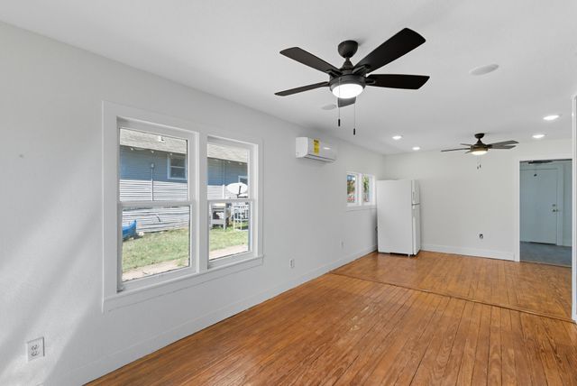 425 S Belknap Street, Stephenville, TX 76401