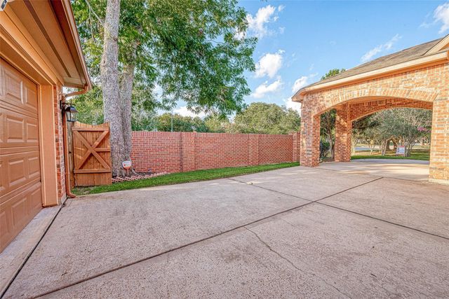 3827 Garden Way, Missouri City, TX 77459