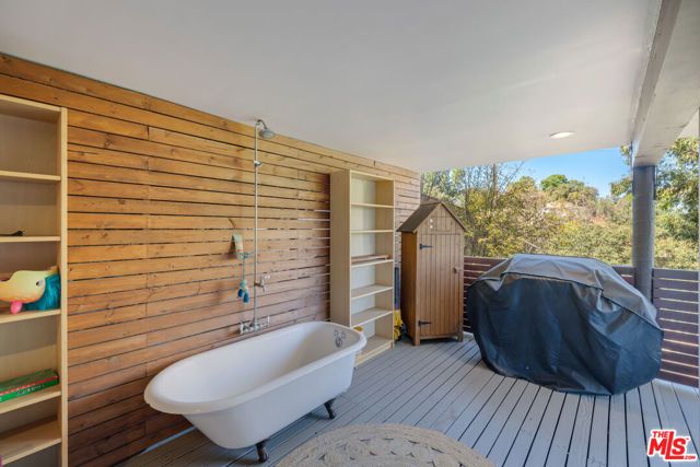 29127 Triunfo Drive, Agoura Hills, CA 91301