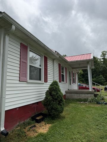 1320 Smiley Troutt Rd, Westmoreland, TN 37186