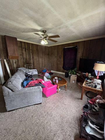 1320 Smiley Troutt Rd, Westmoreland, TN 37186