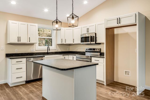 17 Melton Drive, Weaverville, NC 28787