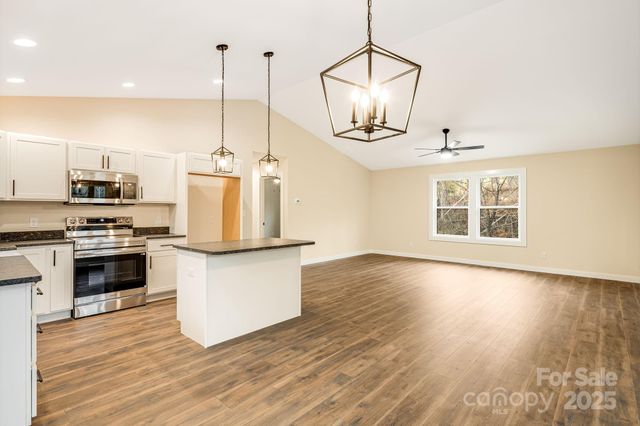 17 Melton Drive, Weaverville, NC 28787