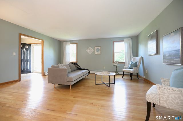 33 Milo Peck Lane, Windsor, CT 06095