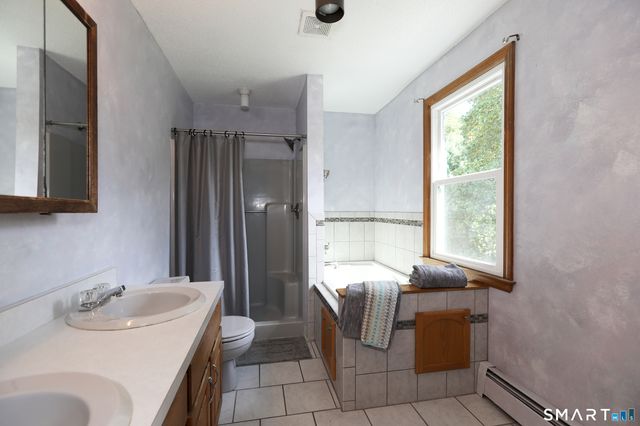 33 Milo Peck Lane, Windsor, CT 06095
