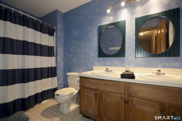 33 Milo Peck Lane, Windsor, CT 06095