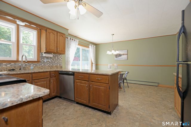 33 Milo Peck Lane, Windsor, CT 06095