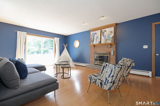 33 Milo Peck Lane, Windsor, CT 06095