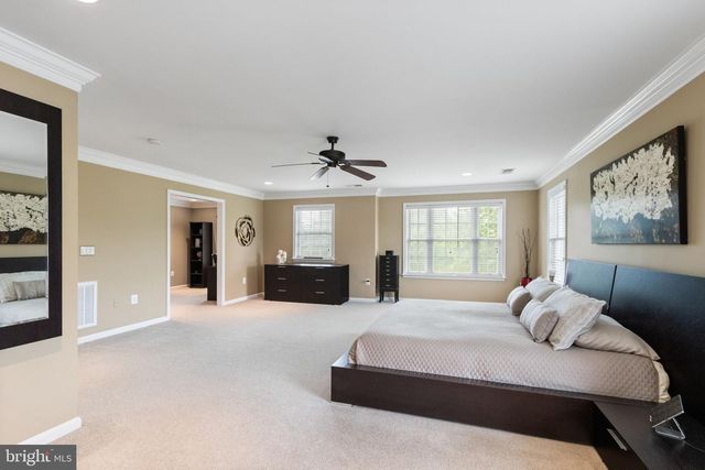 20 GIBSON DR, Fredericksburg, VA 22406