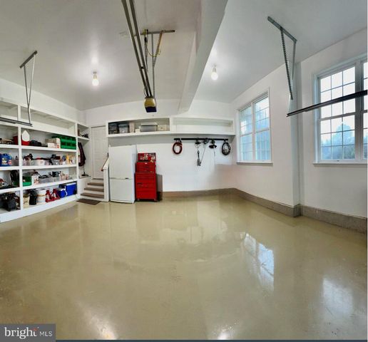 20 GIBSON DR, Fredericksburg, VA 22406