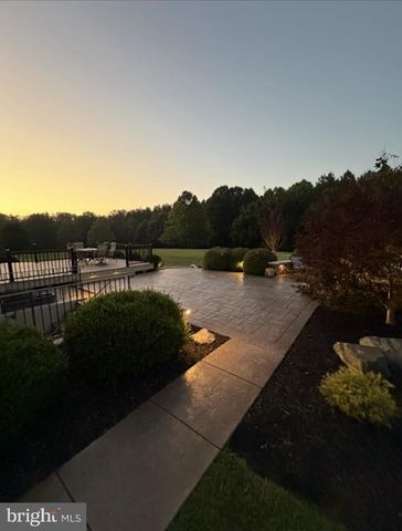 20 GIBSON DR, Fredericksburg, VA 22406