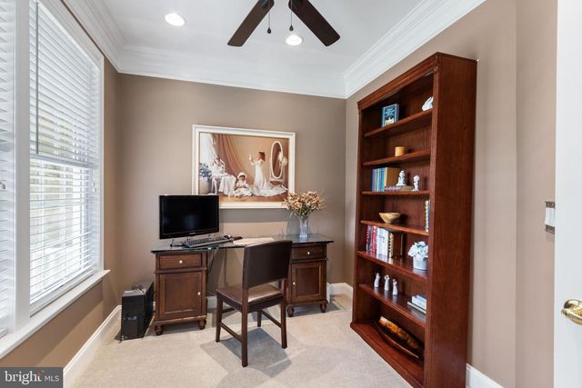 20 GIBSON DR, Fredericksburg, VA 22406