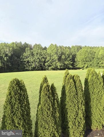 20 GIBSON DR, Fredericksburg, VA 22406