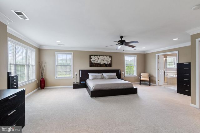 20 GIBSON DR, Fredericksburg, VA 22406