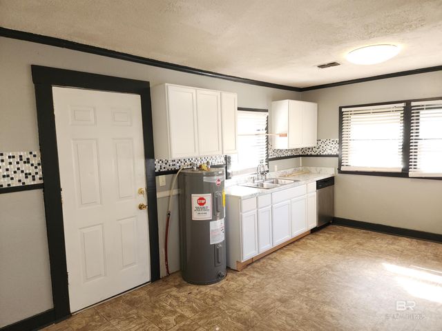 706 E Horner Street, Atmore, AL 36502