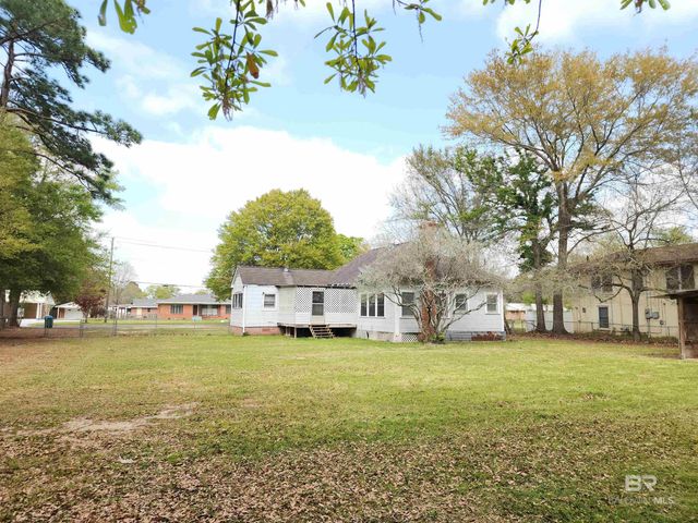 706 E Horner Street, Atmore, AL 36502