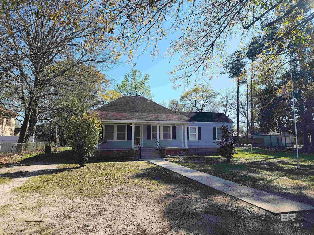 706 E Horner Street, Atmore, AL 36502