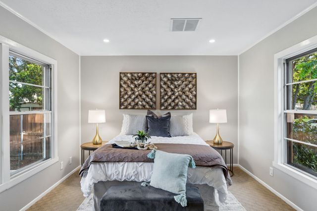 9966 Coppedge Lane, Dallas, TX 75220