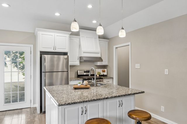 9966 Coppedge Lane, Dallas, TX 75220