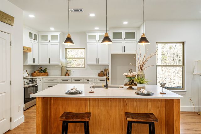 227 Quail Run Road, Trinidad, TX 75163