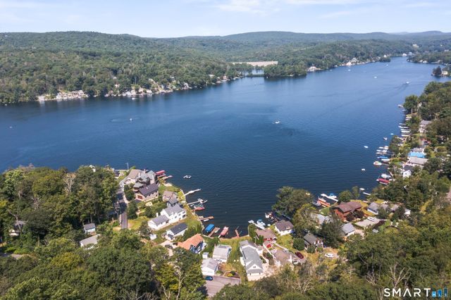 674 East Wakefield Boulevard, Winchester, CT 06098