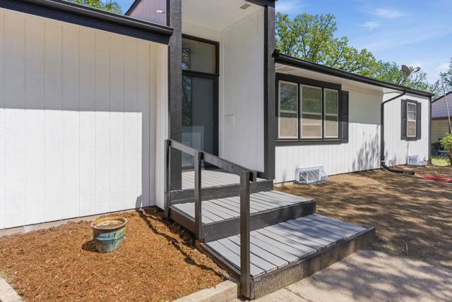 850 Fredrick Dr, El Dorado, KS 67042