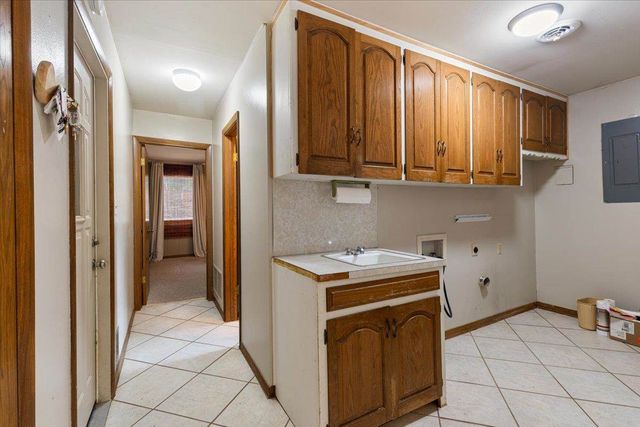 156 NW 36th St, Lawton, OK 73505