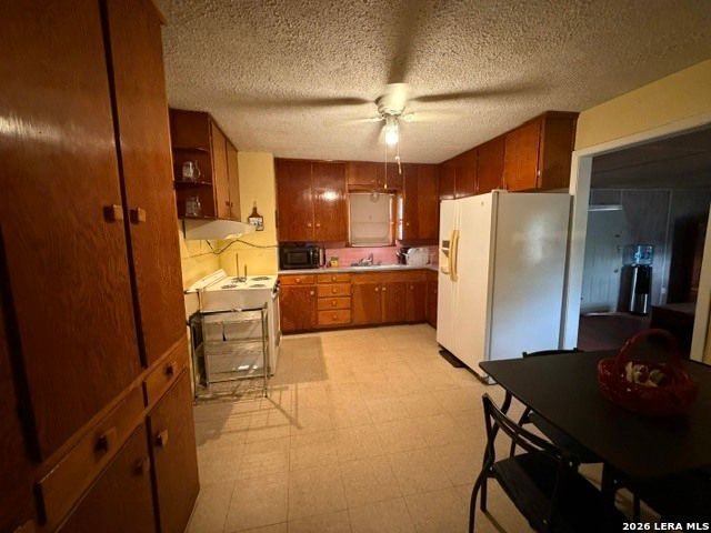16472 N STATE HIGHWAY 16, Poteet, TX 78065