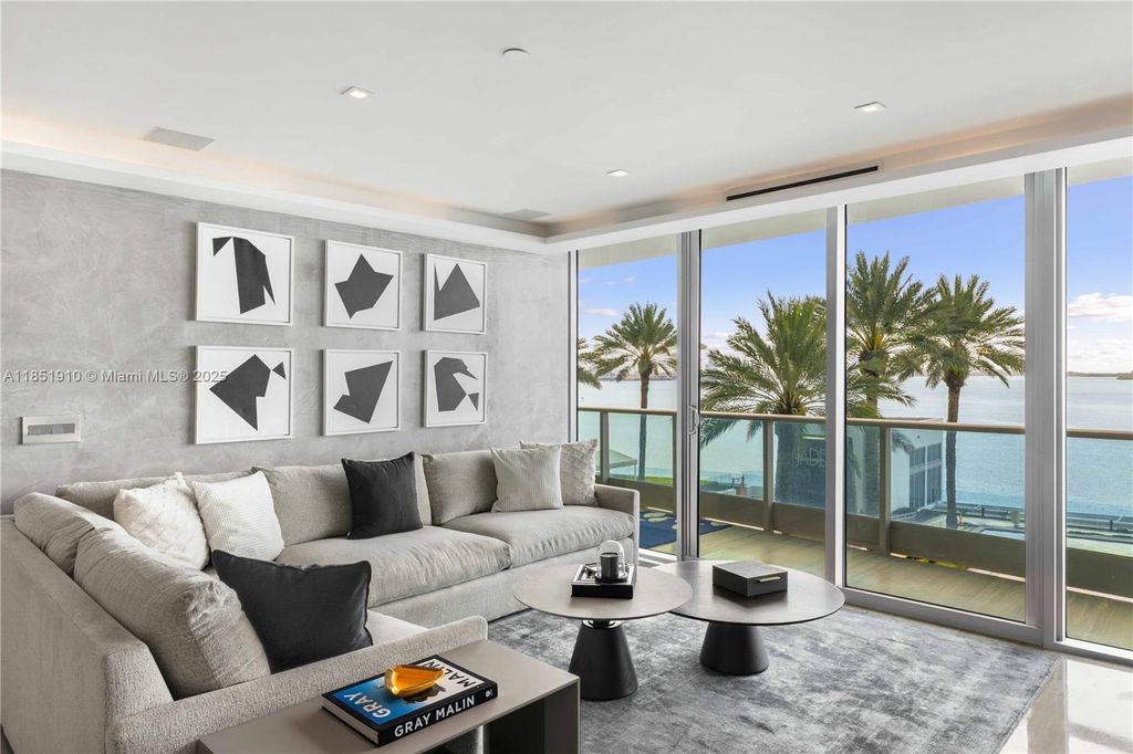 1331 Brickell Bay Dr 909, Miami, FL 33131