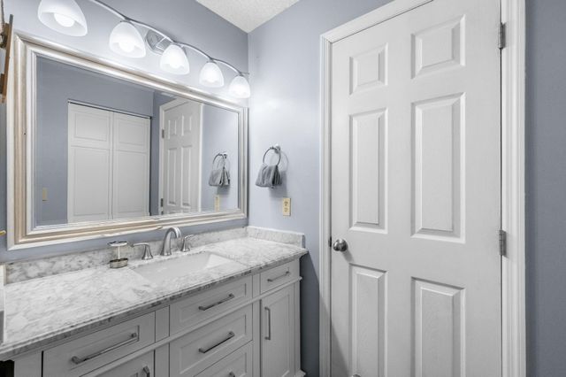 830 Timberview Drive E, Fort Pierce, FL 34982