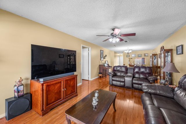 830 Timberview Drive E, Fort Pierce, FL 34982