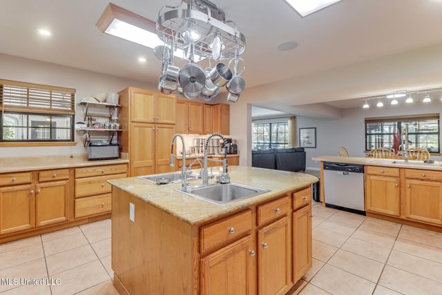 15409 Sequoia Avenue, Biloxi, MS 39532