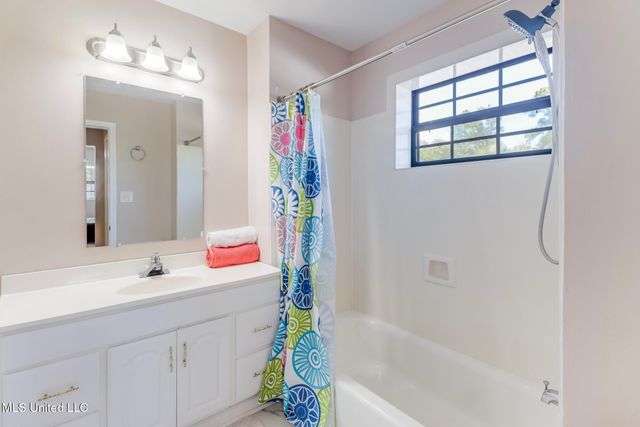 15409 Sequoia Avenue, Biloxi, MS 39532