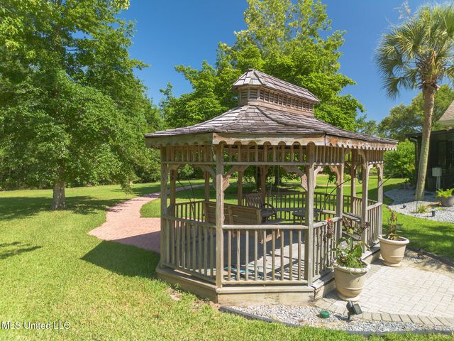 15409 Sequoia Avenue, Biloxi, MS 39532
