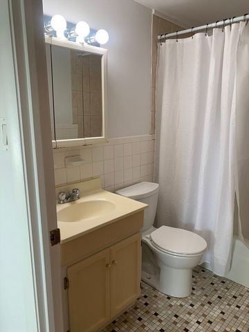 80 N Warren St 33-0, Woburn, MA 01801