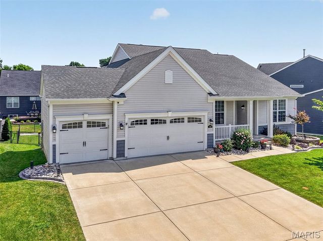 206 Knob Creek Court, Lake St Louis, MO 63367
