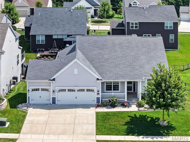 206 Knob Creek Court, Lake St Louis, MO 63367