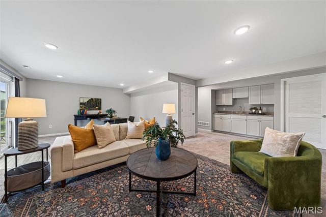 206 Knob Creek Court, Lake St Louis, MO 63367