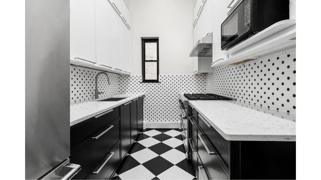 383 W END Avenue, New York City, NY 10024