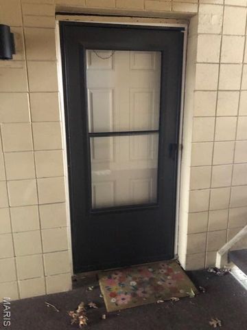 10 Fairways Circle E, St Charles, MO 63303